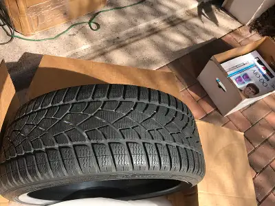 1 x 225/55/17 DUNLOP sp winter Run Flat WINTER tire 90 % tread left almost 10/32'' No patch No hole...