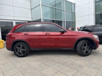 Humberview Volkswagen on the Queensway This 2022 Mercedes-Benz GLC 300 4MATIC stands out in a stunni... (image 7)