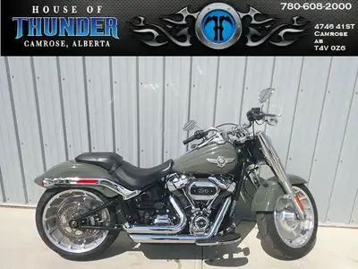 Make every ride unforgettable with this 2021 Harley-Davidson Fat Boy 114. Featuring iconic styling,...