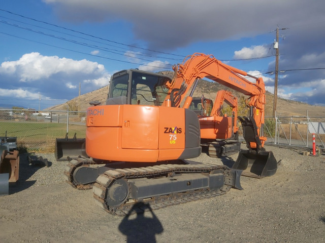 2012 ZAXIS ZX75US-3 Hitachi Excavator, c/w qa, 2 bkts hyd thumb in Heavy Equipment in Kamloops - Image 2