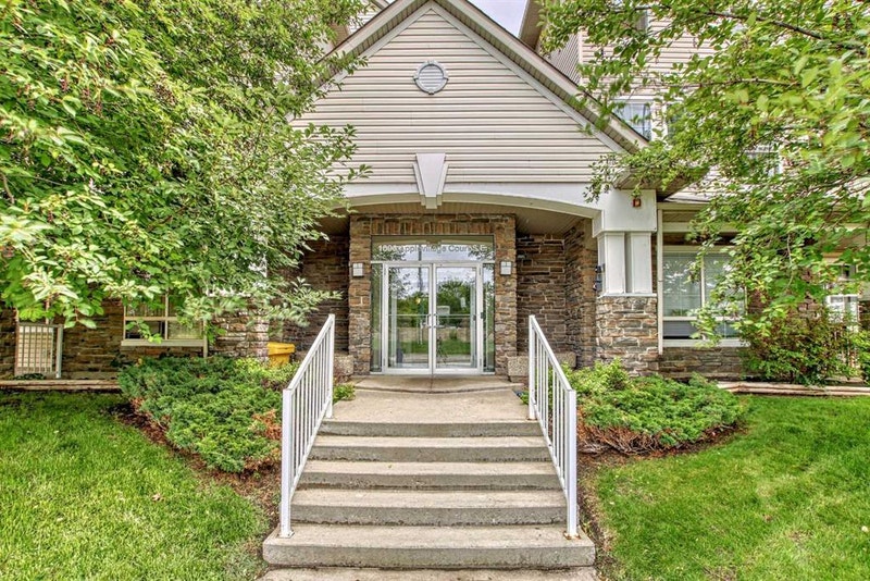 106, 1000 Applevillage Court SE Calgary, Alberta Condos for Sale