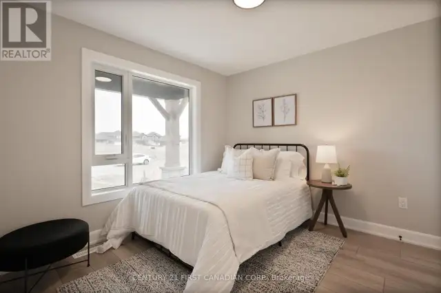 21 HAMILTON STREET North Middlesex (Ailsa Craig), Ontario in Houses for Sale in Grand Bend - Image 6
