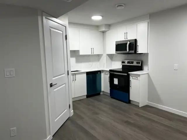 Legal 1-Bed Basement Suite — Private Entrance, Laundry & Parking in Long Term Rentals in Edmonton - Image 5