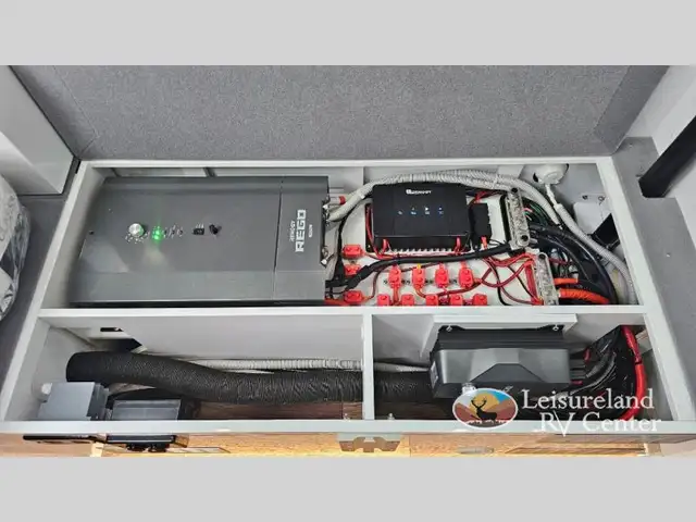 2027 MDC XT15-4E OGE – True Off-Grid Bunkhouse in Travel Trailers & Campers in Delta/Surrey/Langley - Image 21