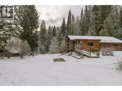 Welcome to your tranquil escape in Dunster! Nestled on 25 acres of serene countryside, this cozy 3-b...