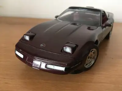 Carpeted interior and trunk, headlights can come up and down, highly detailed engine and chassis Som...