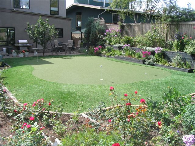 Artificial Grass & Putting Greens in Hot Tubs & Pools in Calgary - Image 2