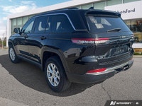 This Jeep Grand Cherokee delivers a Regular Unleaded V-6 3.6 L/220 engine powering this Automatic tr... (image 2)