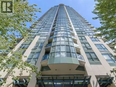 PET FRIENDLY! BRAND NEW RENOVATION! 2 bed + den, 2 bath home in the heart of downtown Vancouver at 1...