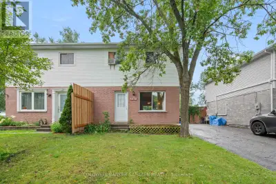Family friendly Semi Detached Two Storey, 3 bedrooms, no rear neighbors on quiet cul-de-sac in Cornw...
