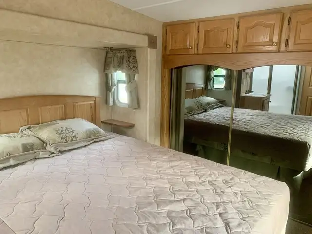 2007 Cedar Creek 36CDTS in Travel Trailers & Campers in Penticton - Image 4