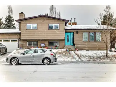 Check out this incredible fully renovated four-level split-level home! Step into the open, spacious...