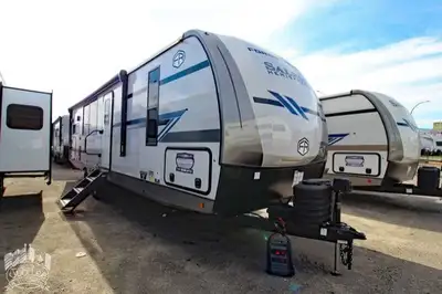 2025 Salem 27RKHL The 2025 Salem 27RKHL offers comfort and power for your next adventure, with premi...
