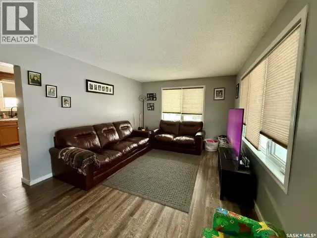 30 West ROAD Kindersley, Saskatchewan in Houses for Sale in Saskatoon - Image 19