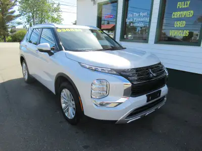 Pearl white paint, clean Carfax, two sets of keys and tons of warranty remaining! Loaded up nicely w...