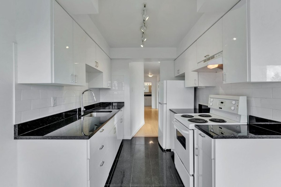 The Twelve81 - 1 Bedroom available at 1281 Broughton St, Vancouv 4