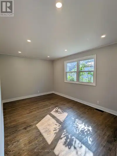 Beautiful and spacious main-floor unit in a detached home, offering 3 bedrooms and 1 full bathroom....