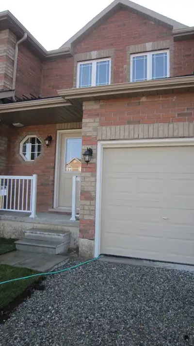 Available Now $2400 + Utilities Charming 3 bed, 1.5 bath townhouse available in North East Barrie on...
