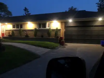 Basement for Rent, 1300 square feet. Separate entrance. New Renovate Kitchen, laundry room ,Bathroom...