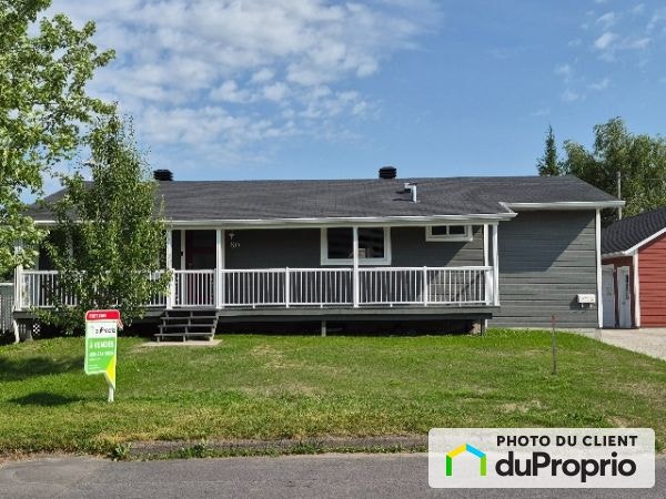 $538,000 - Bungalow for sale in Salaberry-De-Valleyfield — photo 1