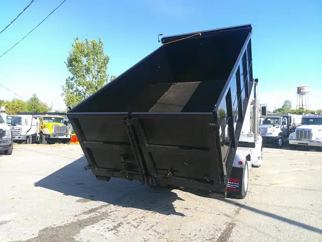 2019 Peterbilt 337 in Heavy Trucks in Hamilton - Image 14