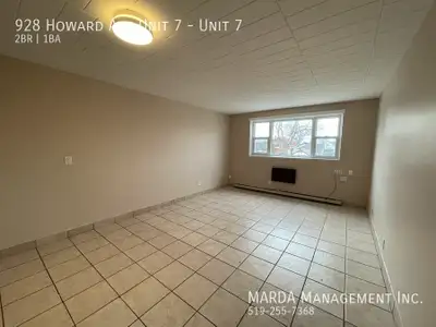 SPACIOUS 2 BDRM 1 BATH +HYDRO APT NEAR ERIE ST