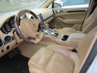 ACCIDENT FREE LOCAL CAR WITH FULL COMPREHENSIVE UP-TO-DATE SERVICE HISTORY FROM THE PORSCHE DEALER.... (image 5)