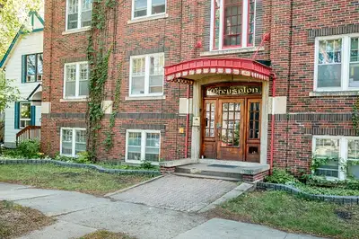 136 Spence St- Greysolon Apts- Studio Suite