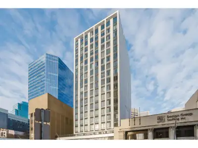 Experience urban living at its finest in this impeccably located 16th-floor Downtown Edmonton loft,...