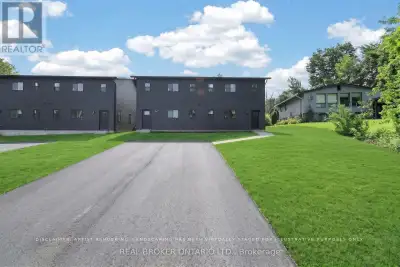 Brand-New Luxury Rentals: 3-Bedroom Units & Private Garden Suites Available! Situated on a quiet dea...