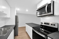 A quiet family-oriented apartment building surrounded by trees and the Gardens, they are spacious, w... (image 4)