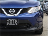 2018 NISSAN QASHQAI S - NO ACCIDENTS - ONE OWNER- BC VEHICLE - BACKUP CAMERA - HEATED FRONT SEATS -... (image 6)