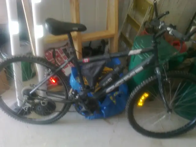 MOVING FULL GARAGE WITH GREAT STUFF in Garage Sales in Markham / York Region - Image 2