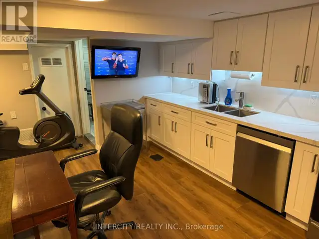 1 - 222 COMBE AVENUE Toronto (Bathurst Manor), Ontario in Long Term Rentals in City of Toronto - Image 9