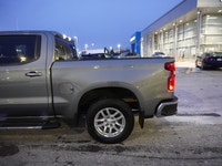 Aluminum Wheels, Apple CarPlay, Android Auto, Touch Screen, EZ-Lift Tailgate! This 2020 Chevrolet Si... (image 7)