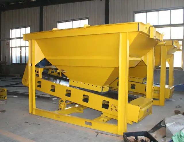 NEW HEAVY DUTY FEED CONVEYOR AGGREGATE HOPPER SYSTEM 250401S in Other Parts & Accessories in Saskatoon - Image 4