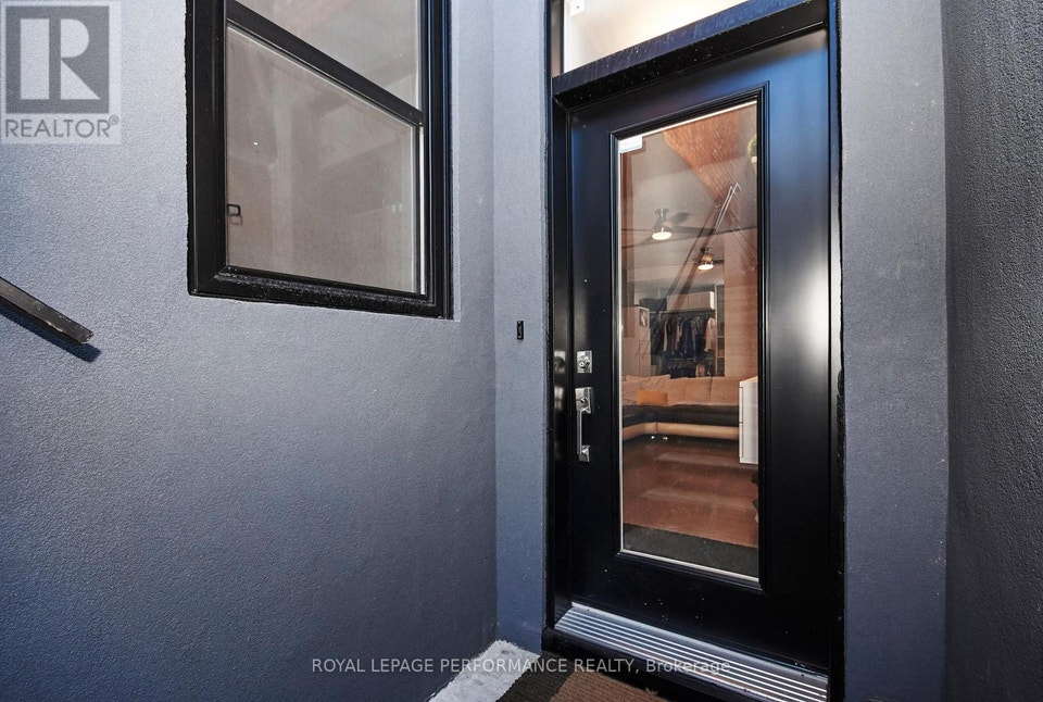 UNIT B - 82 THIRD AVENUE Ottawa, Ontario 2