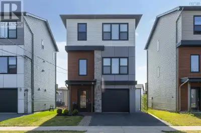 Stylish Six Year-Old Home in Sought-After Governors Brook Welcome to this modern and beautifully mai...