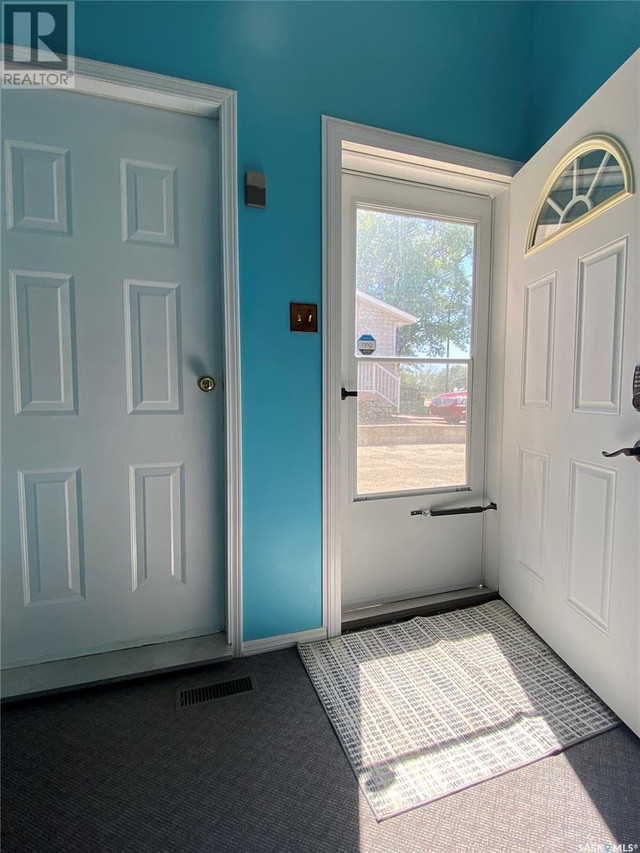 409 2nd AVENUE W Biggar, Saskatchewan Houses for Sale Saskatoon