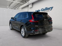 CLEAN CARFAX. CONFIDENCE MEETS CONVENIENCE Elevate your daily drive with this stylish and versatile... (image 2)
