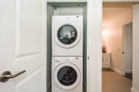SPACIOUS APARTMENTS FOR RENT! MINUTES TO DOWNTOWN KITCHENER AND UPTOWN WATERLOO! LIMITED TIME OFFER:... (image 7)