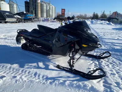 2024 Ski-Doo MXZ XRS 850 129in. Team Vincent Motorsports 2024 Skidoo MXZ XRS 850 129in. 6939 kms $12...