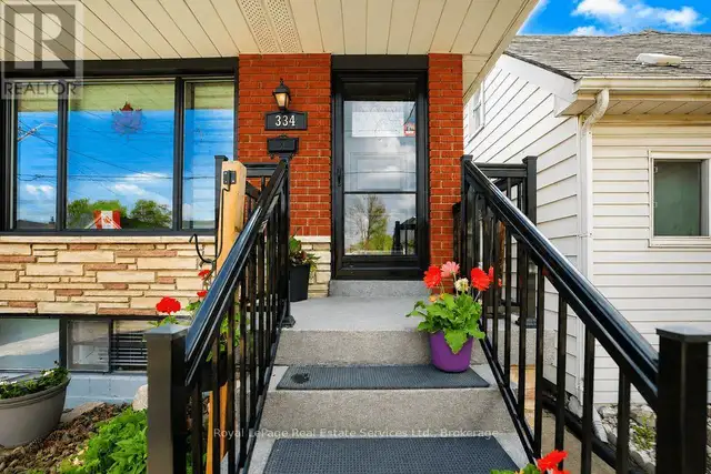 334 TRAGINA AVENUE N Hamilton (Homeside), Ontario in Houses for Sale in Oakville / Halton Region - Image 4