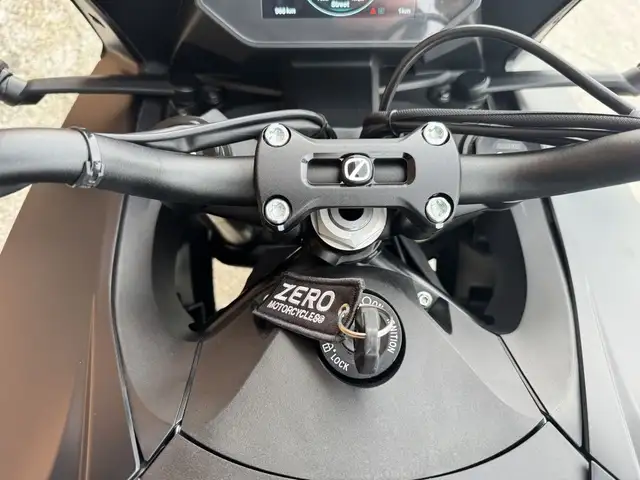 2021 Zero Motorcycles SR/S SRS ZF 14.4 **LIKE NEW** in Street, Cruisers & Choppers in Markham / York Region - Image 25