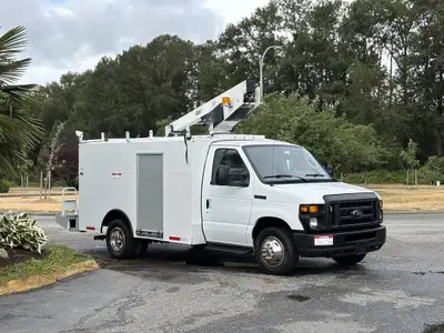 2017 Ford Econoline 2017 FORD E-350 Bucket Truck AC/Heat Power Locks/Windows/Mirrors Strobe Lights A...