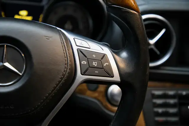 2013 Mercedes-Benz SL-Class SL 550 ROADSTER V8 429HP |AIRSUSPENS in Cars & Trucks in City of Toronto - Image 27