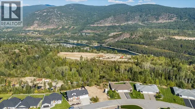 4009 Grandview Drive Castlegar, British Columbia in Land for Sale in Nelson - Image 23