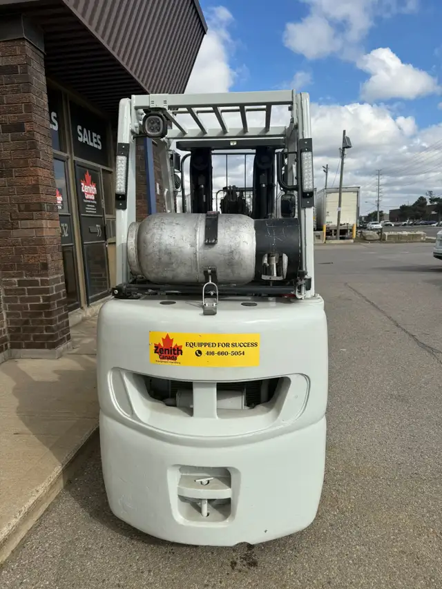 2019 Nissan (Unicarrier) Forklift 5000 lbs 3 stage 2273 hours  in Heavy Equipment in Mississauga / Peel Region - Image 4