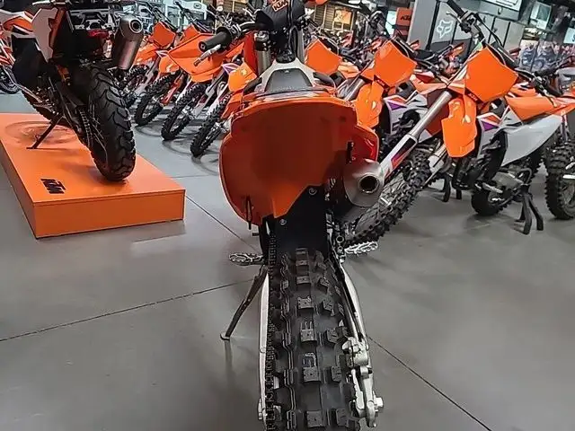 2025 KTM XC 250 in Dirt Bikes & Motocross in Calgary - Image 18