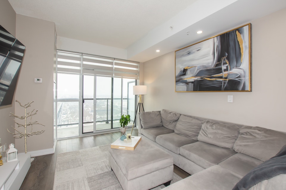 550 N Service Rd, Grimsby (1102) - 1 Bed + Den Condo w/Lake view 2